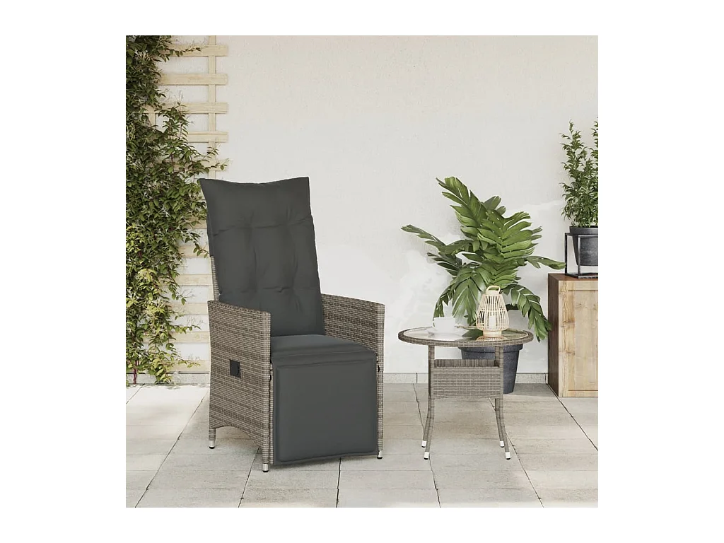 Liggende tuinstoel met grijze kunsthars rieten kussens