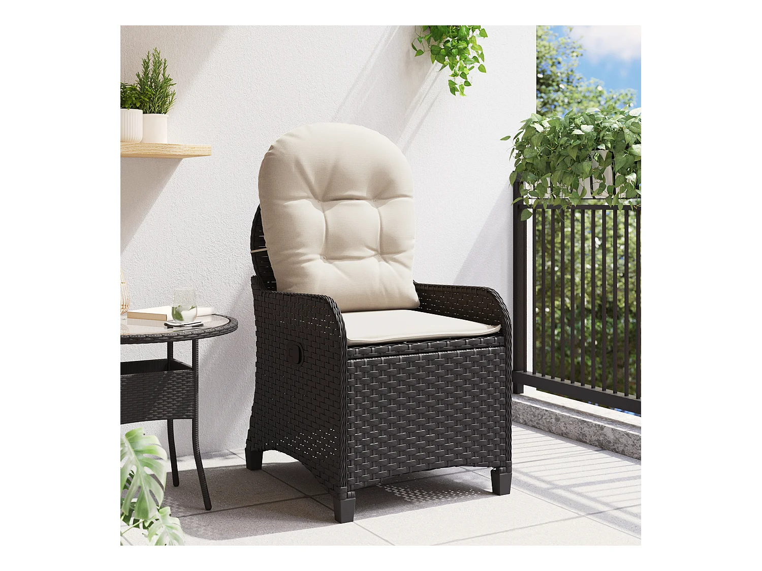Poltrona reclinabile con cuscino in polyrattan nero