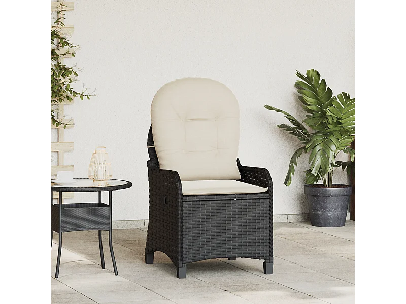 Ligstoel met zwart polyrotan kussen