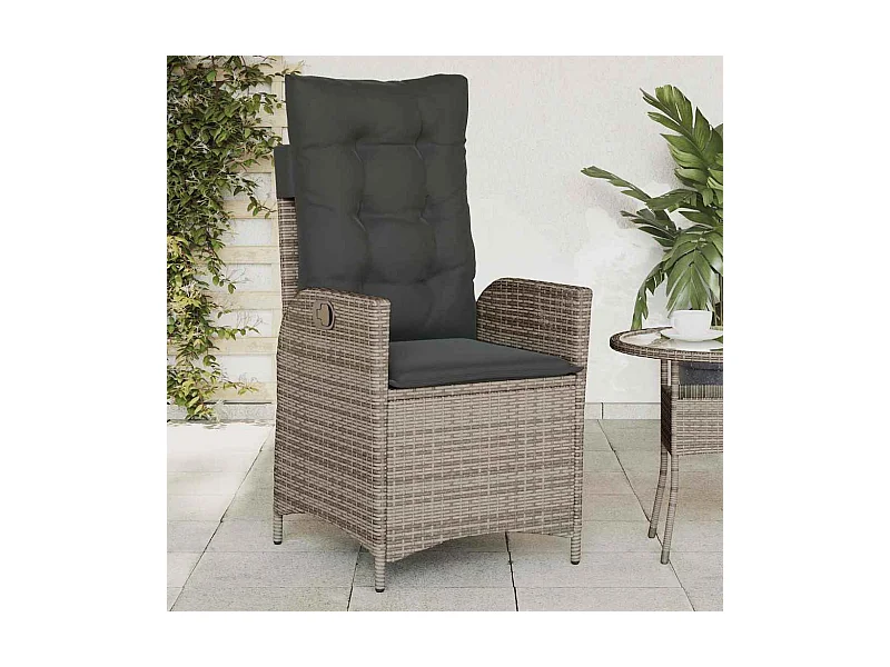 Liggende tuinstoel met grijze kunsthars rieten kussens