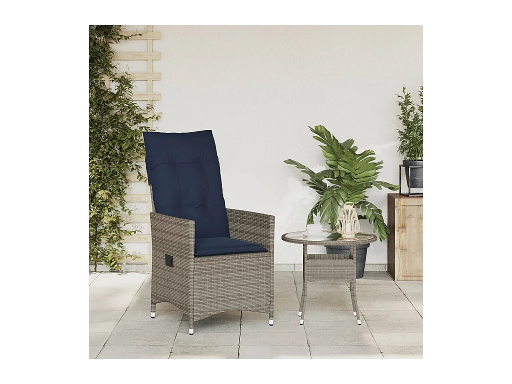 Liggende tuinstoel met grijze rieten kussens