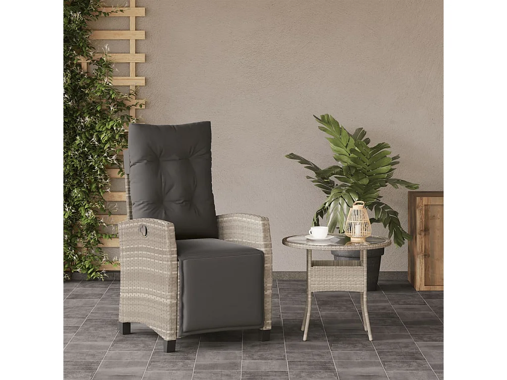 Silla de jardín reclinable con reposapiés de ratán gris claro