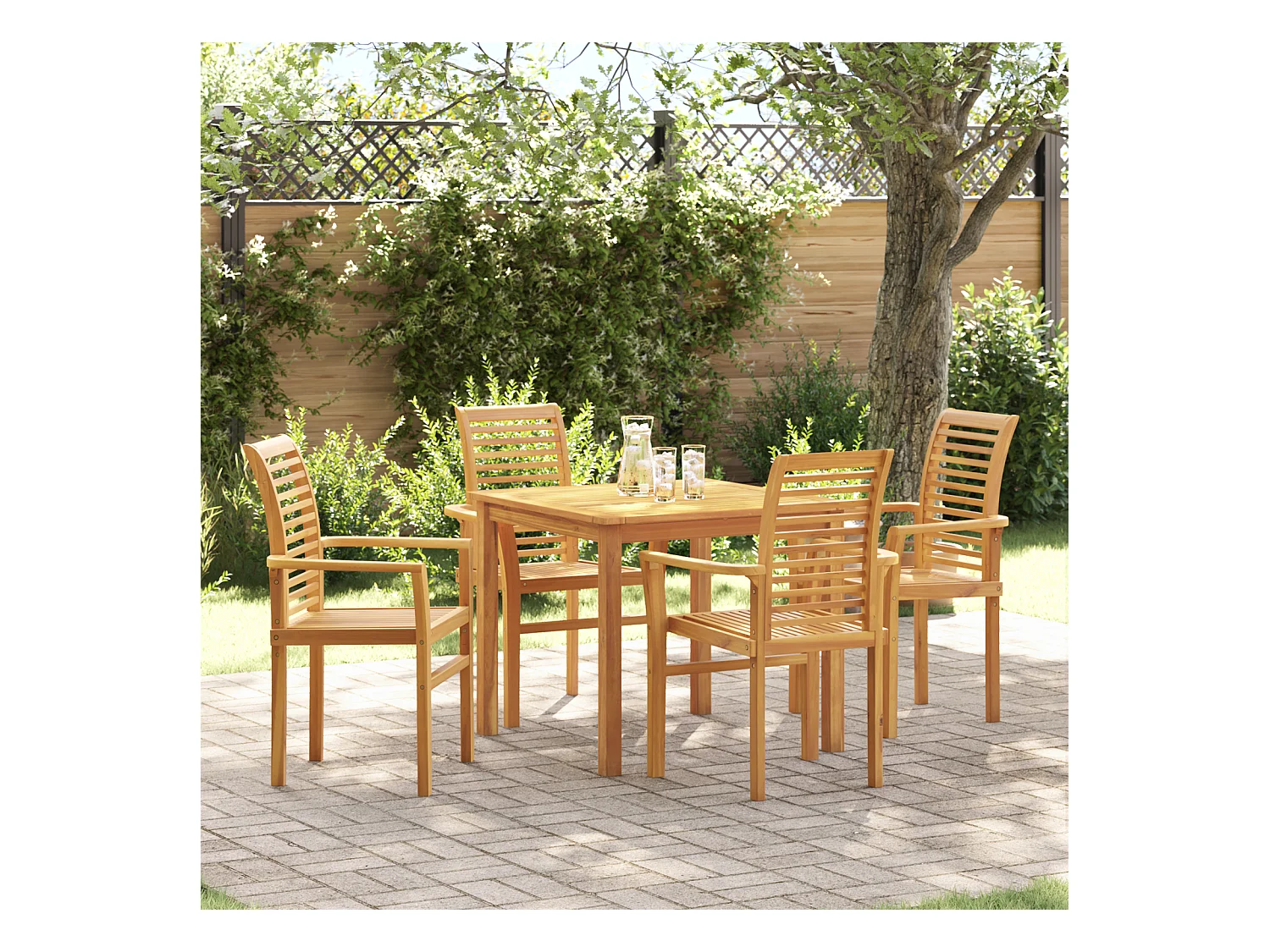 4-teiliger stapelbarer Gartenstuhl aus massivem Teakholz