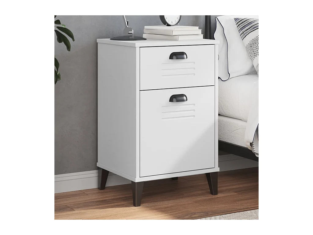 wit bewerkt houten nachtkastje