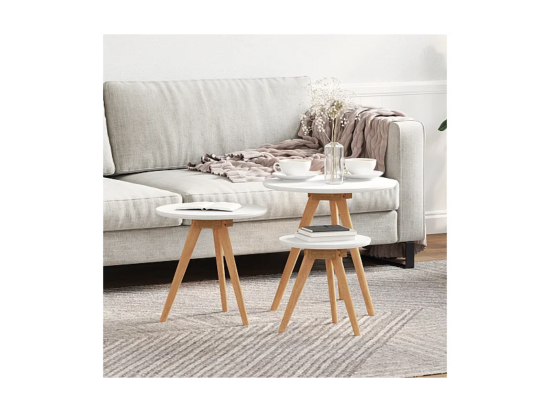 Salontafelset van massief notenhout en bewerkt hout