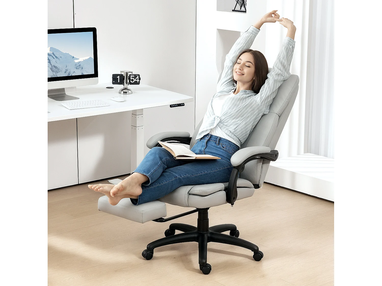 Fauteuil de bureau avec massage, fonction inclinable, réglable en hauteur, cuir synthétique, gris clair (68.5x68.5x121 cm)