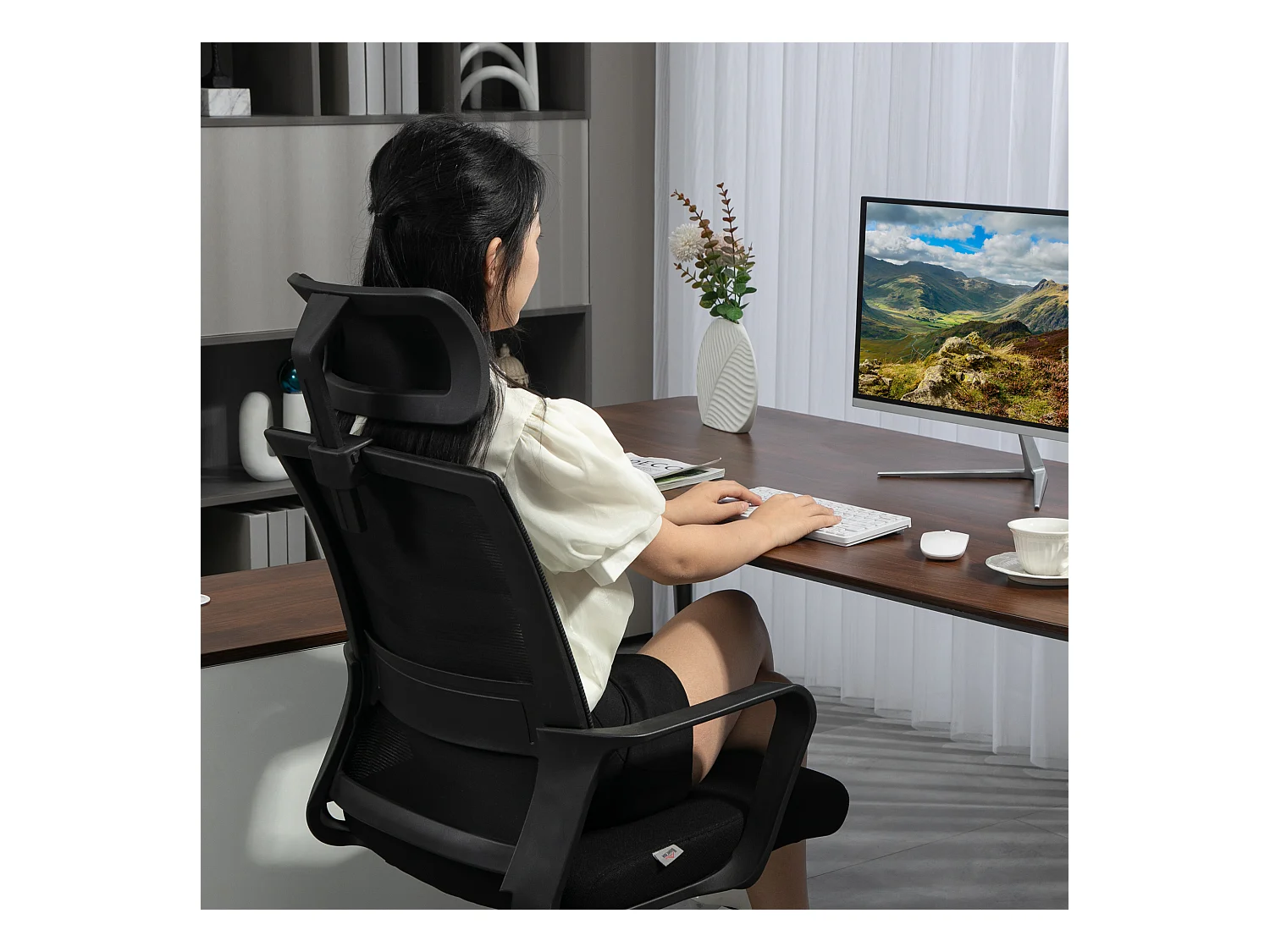 Chaise de bureau ergonomique avec accoudoirs, tête réglable, tissu mesh, noir (60x64x102-112 cm)