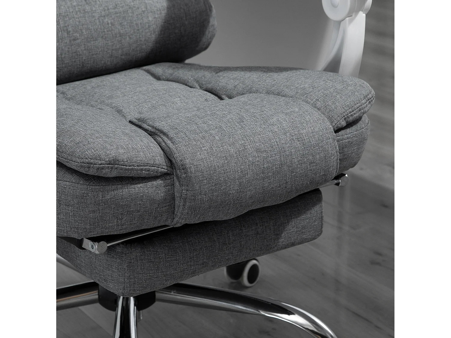 Chaise de bureau ergonomique avec repose-pieds rabattable, ajustable en hauteur et inclinable, métal, gris (65x70x110-118 cm)