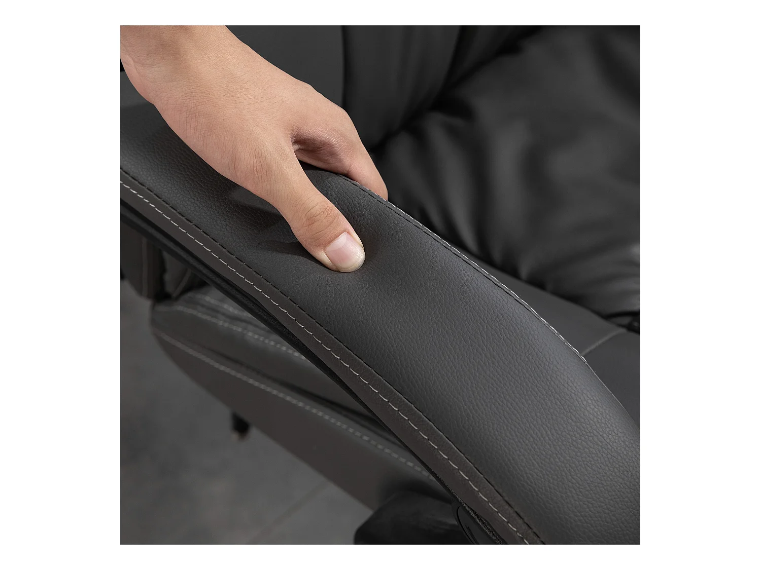 Fauteuil de bureau ergonomique avec massage, repose-pieds escamotable, simili cuir, gris foncé (68.5x68.5x113-121cm)