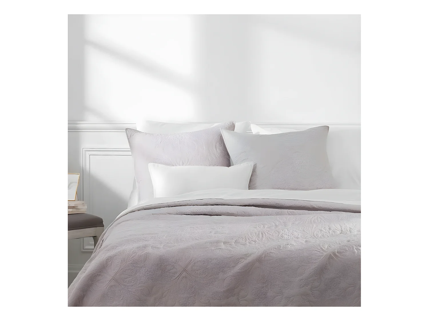 Dessus de lit + 2 taies d'oreiller coloris Beige en polyester - Longueur 260 x Profondeur 240 x Hauteur 0,50 cm