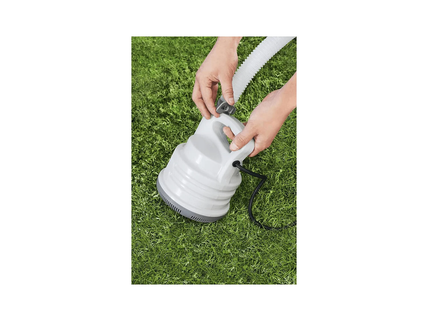 Bomba de desagüe para piscina blanca ES102614