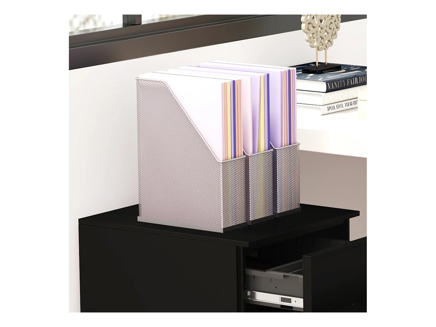 Abschließbarer Aktenschrank mit Schubladen, Rollen mit Feststellbremse