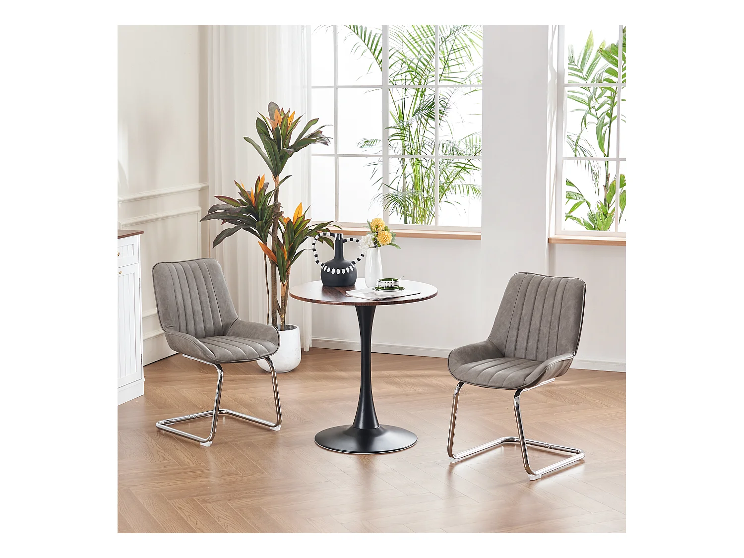 Chaise de salle à manger de style médiéval moderne, en cuir synthétique, lot de deux, couleur grise.