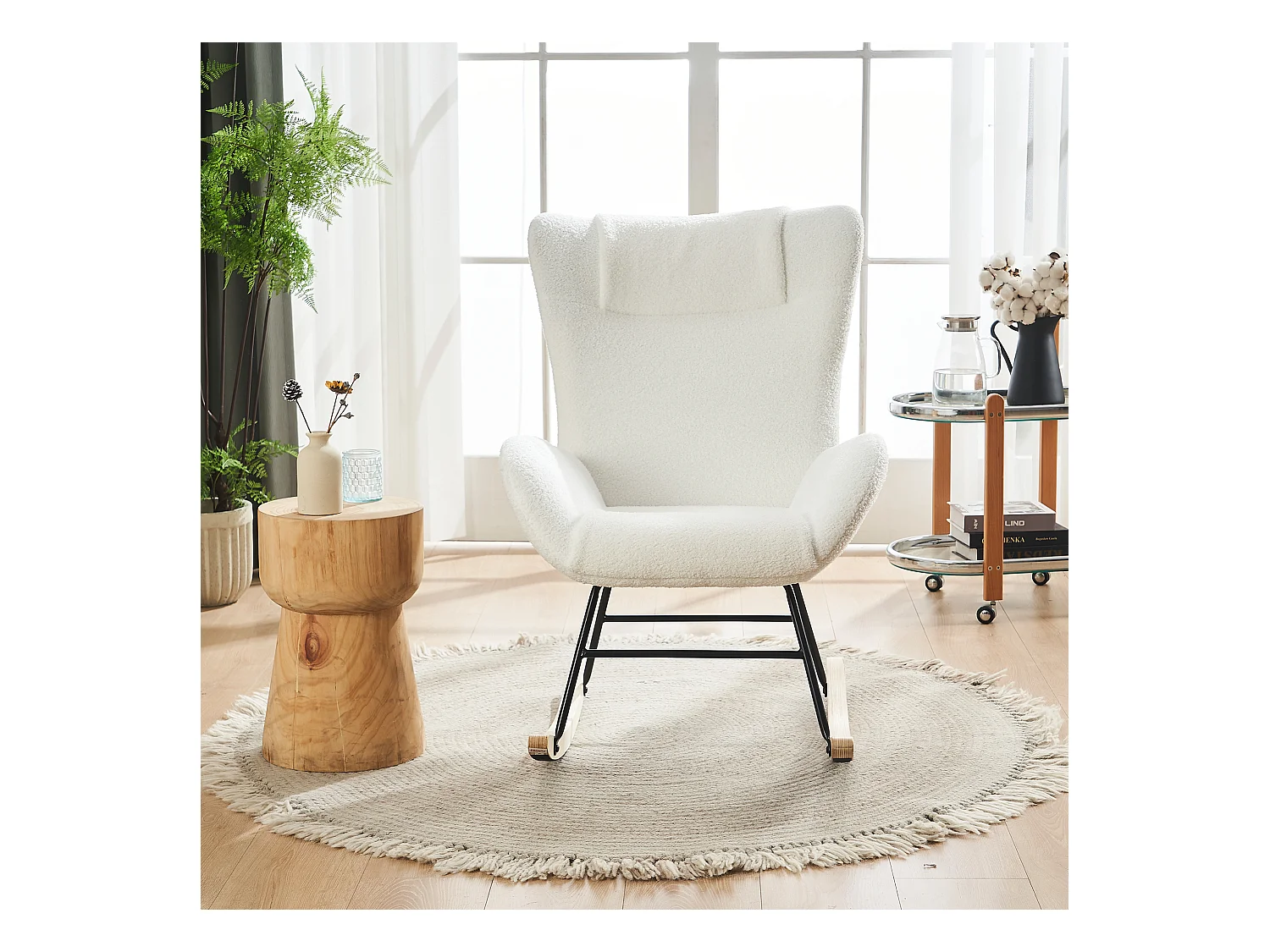 Fauteuil à bascule de détente, équipé d'accoudoirs résistants et d'un dossier ergonomique, tissu en velours Teddy, blanc.