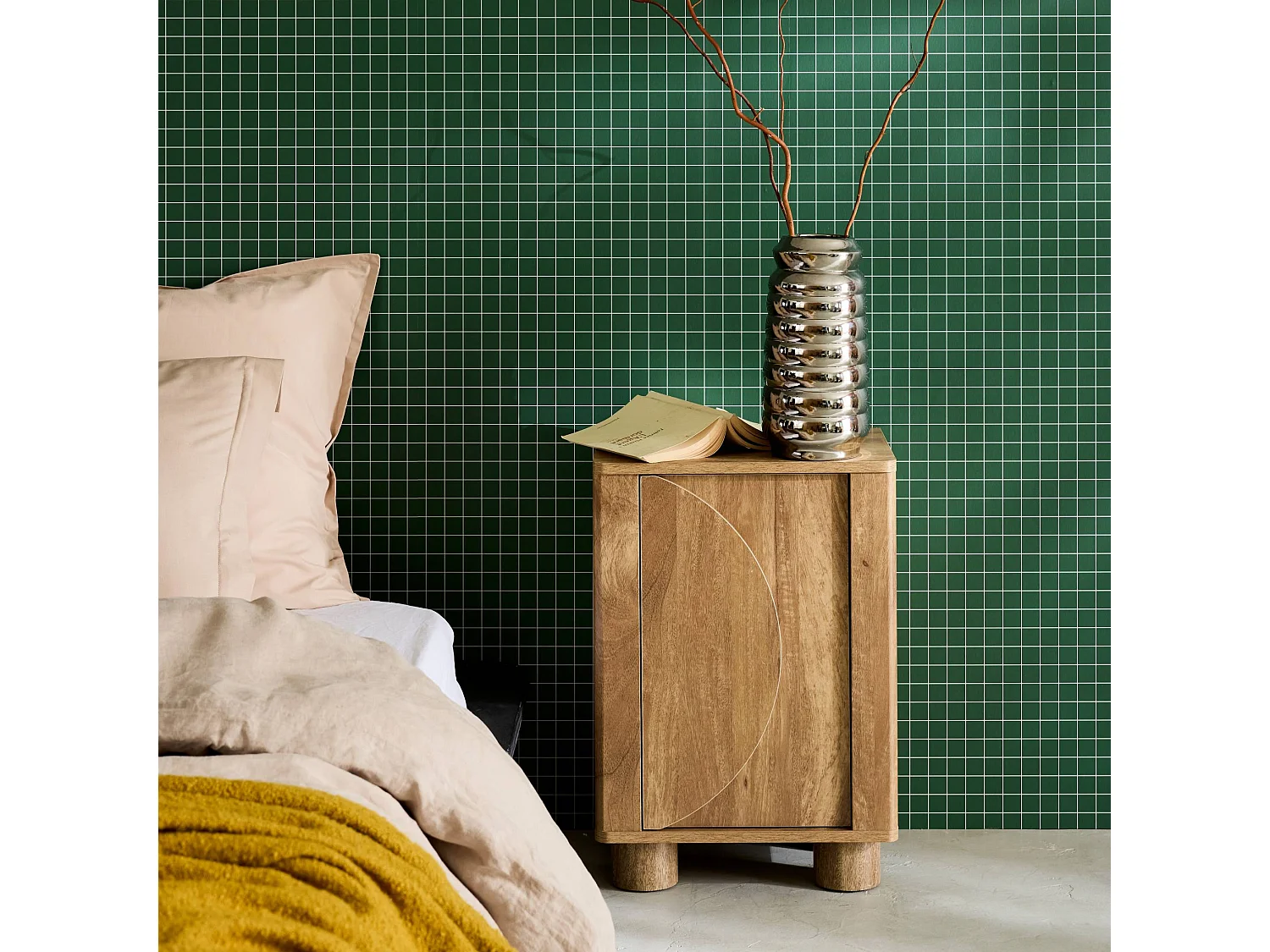 Comodino effetto legno di mango con 1 anta reversibile, albero di