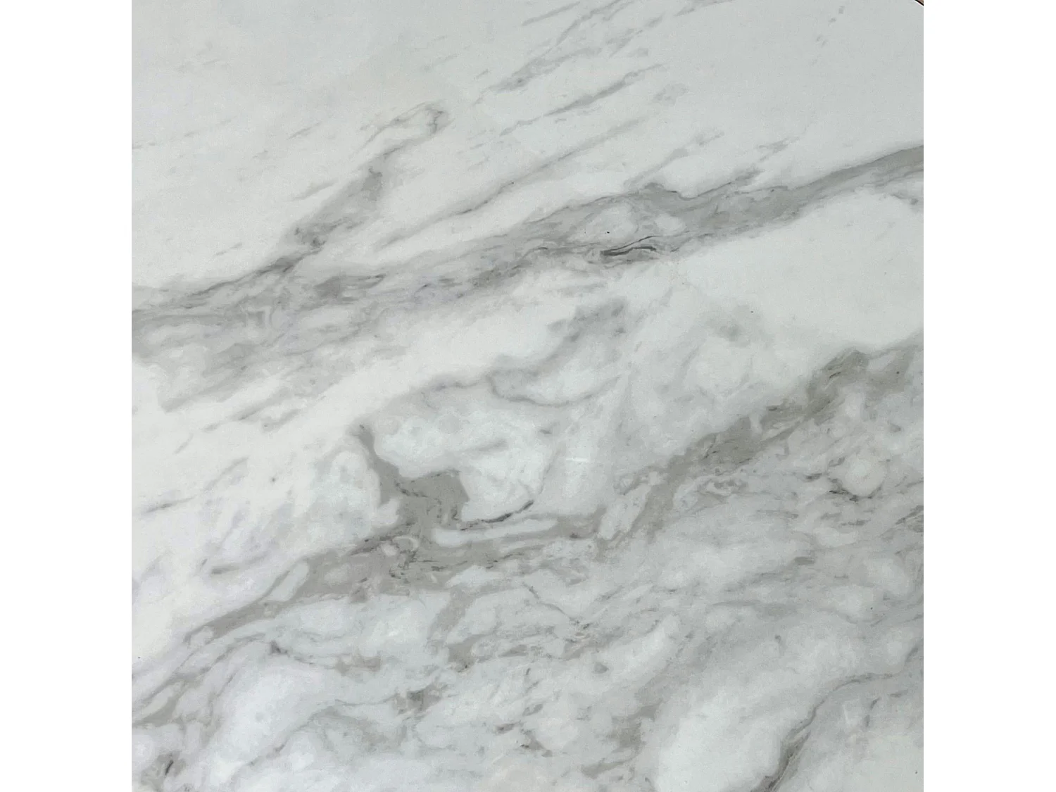 Table basse blanche - plateau céramique, bords crantés LOMBARDIE