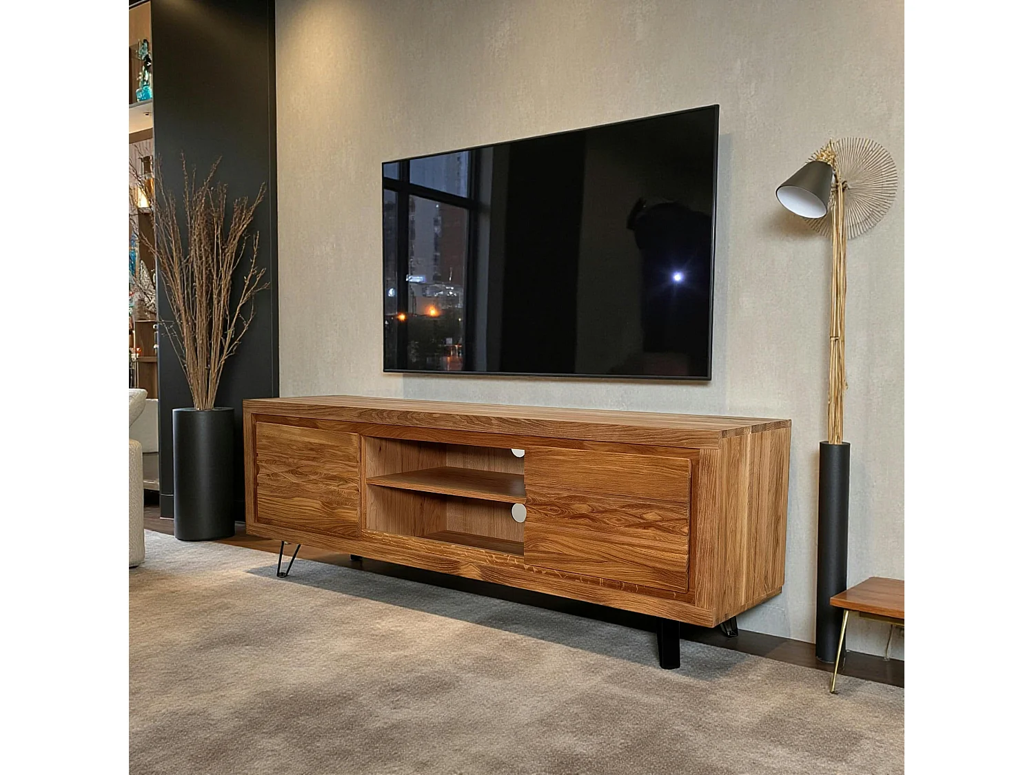 Meuble tv en bois 2 portes - frise décorative ROSETO