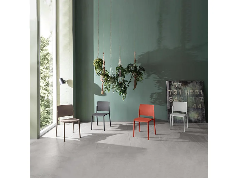 Set di 4 sedie impilabili da soggiorno rosse "Sabrina" in polipropilene moderne cm 52,5x55 81h