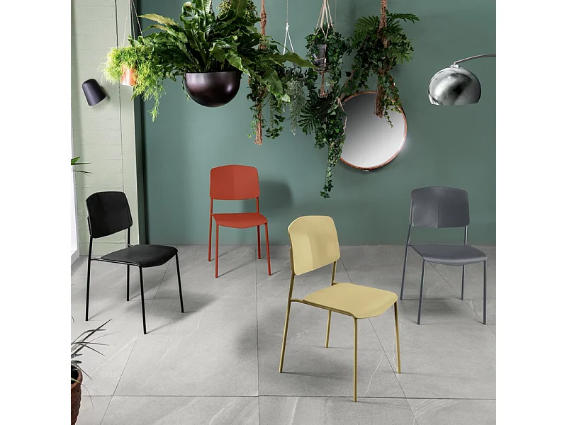 Set van 4 moderne roestkleurige "Giada" polypropyleen stapelstoelen met geverfde metalen poten