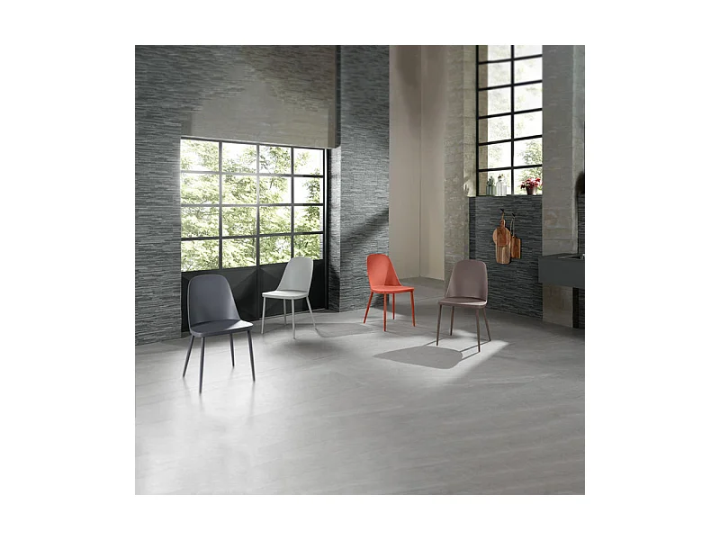 Set di 4 sedie moderne in polipropilene grigio scuro "Paola" con gambe in metallo verniciato