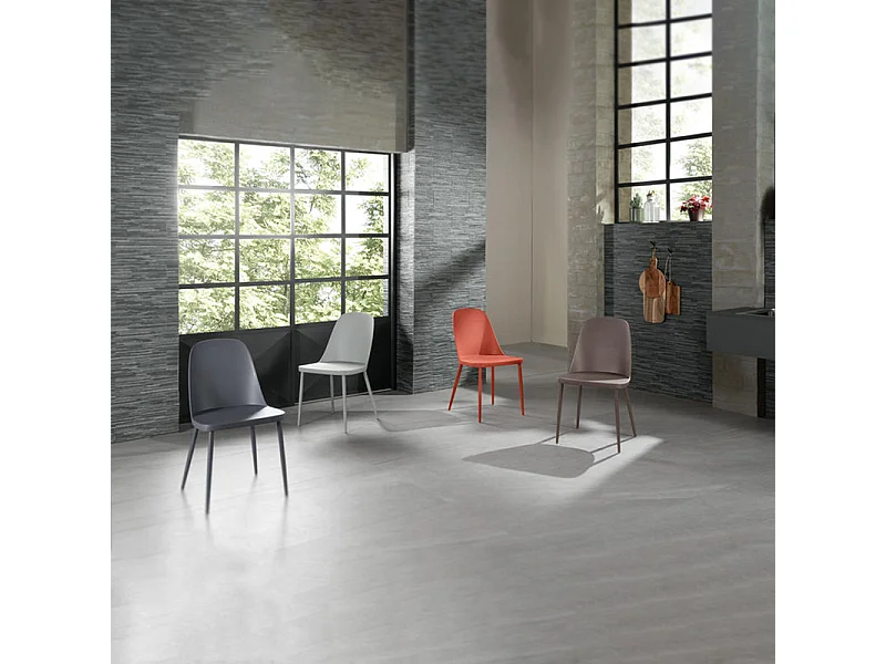 4er-Set moderne dunkelgraue Stühle "Paola" aus Polypropylen mit lackierten Metallbeinen