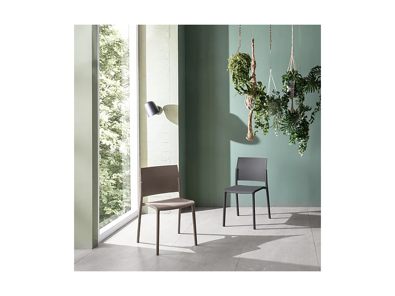 Set di 4 sedie impilabili da soggiorno tortora "Sabrina" in polipropilene moderne cm 52,5x55 81h