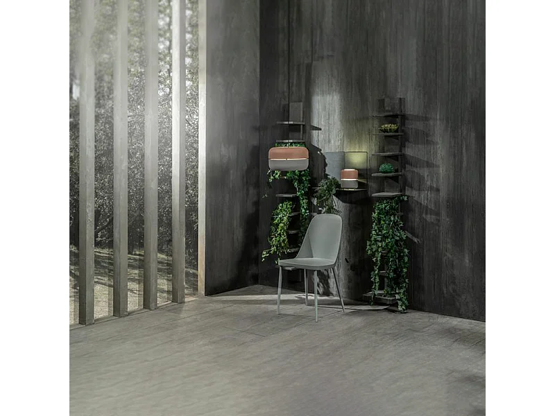 Set di 4 sedie moderne in polipropilene grigio chiaro "Paola" con gambe in metallo verniciato