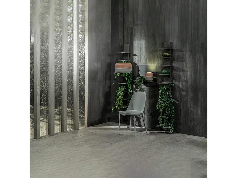 Set di 4 sedie moderne in polipropilene grigio chiaro "Paola" con gambe in metallo verniciato