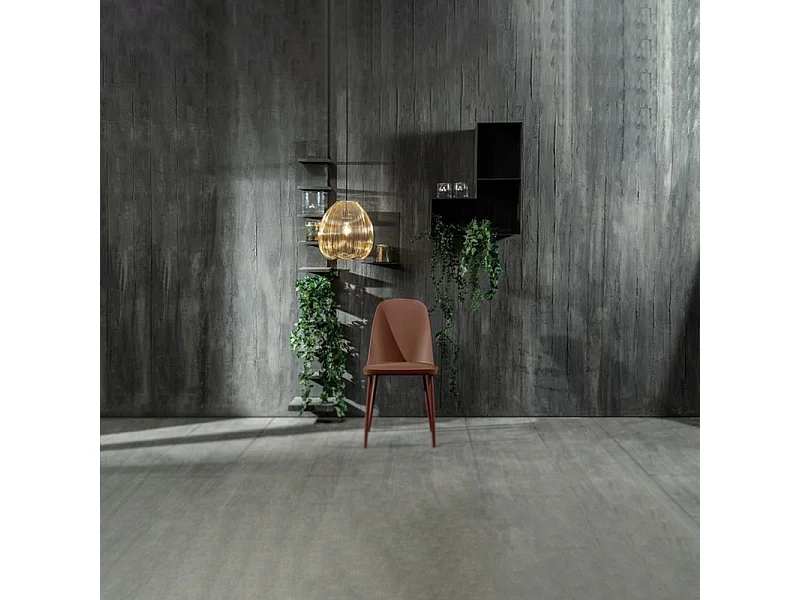 Set van 4 moderne "Paola" roestkleurige polypropyleen stoelen met geverfde metalen poten