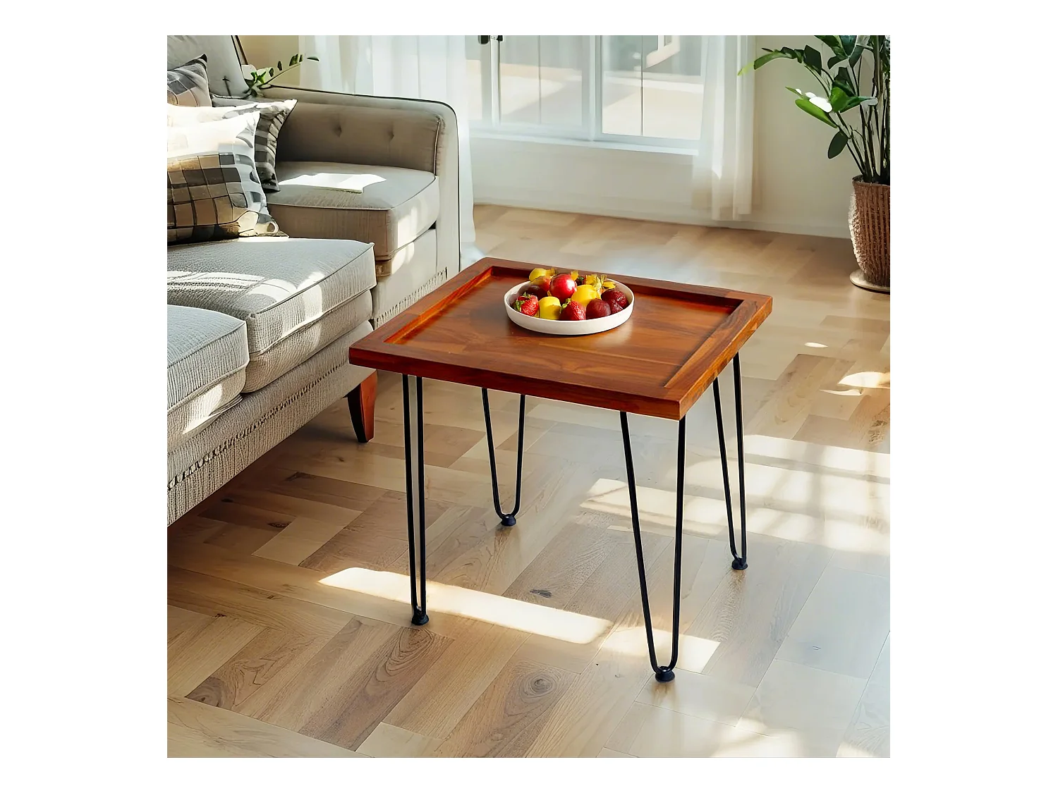 Table basse grande en acajou massif, motif feuille, pieds en fer laqué naturel (55.7x44.7x52.9 cm)