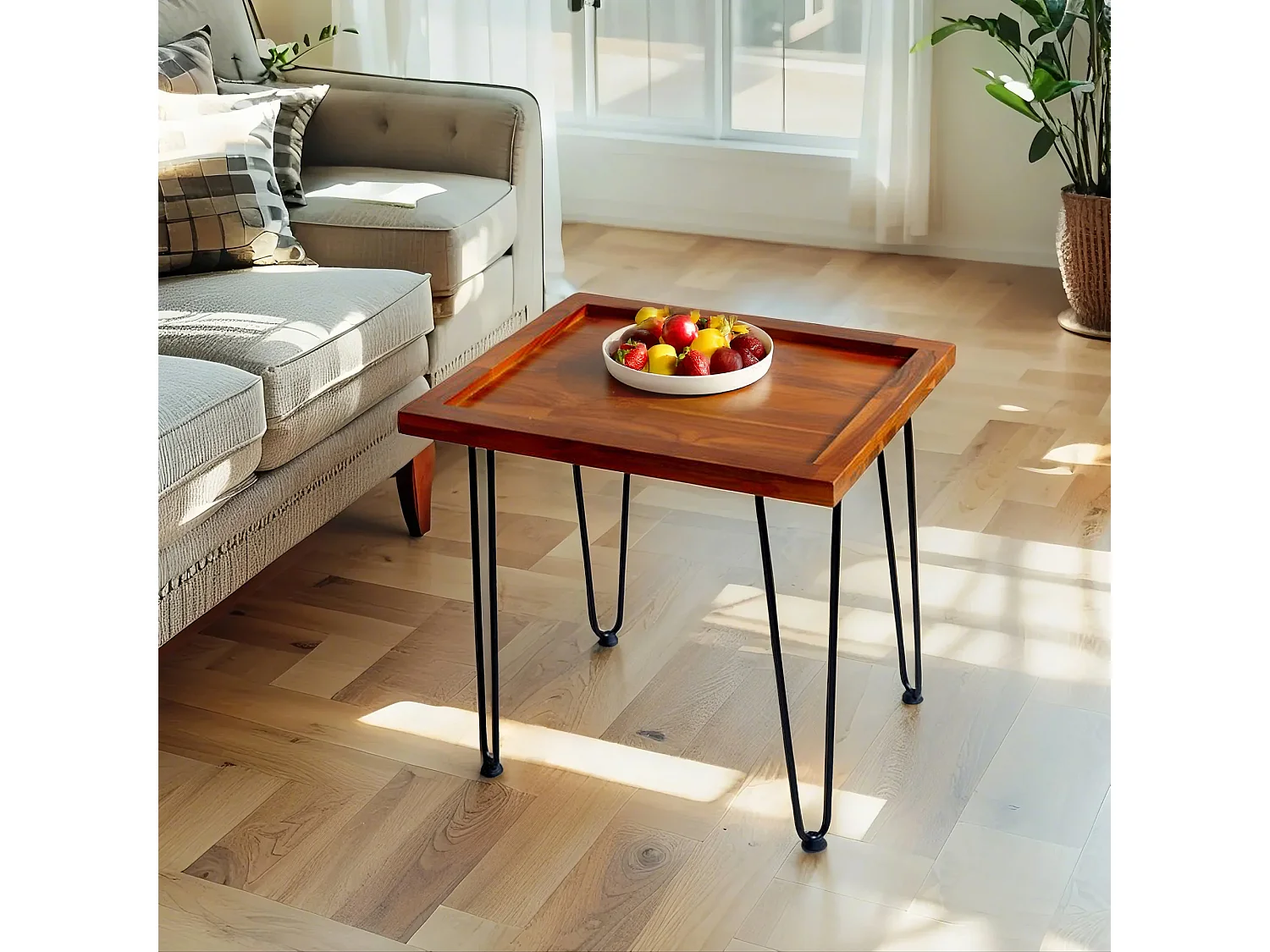 Table basse grande en acajou massif, motif feuille, pieds en fer laqué naturel (55.7x44.7x52.9 cm)