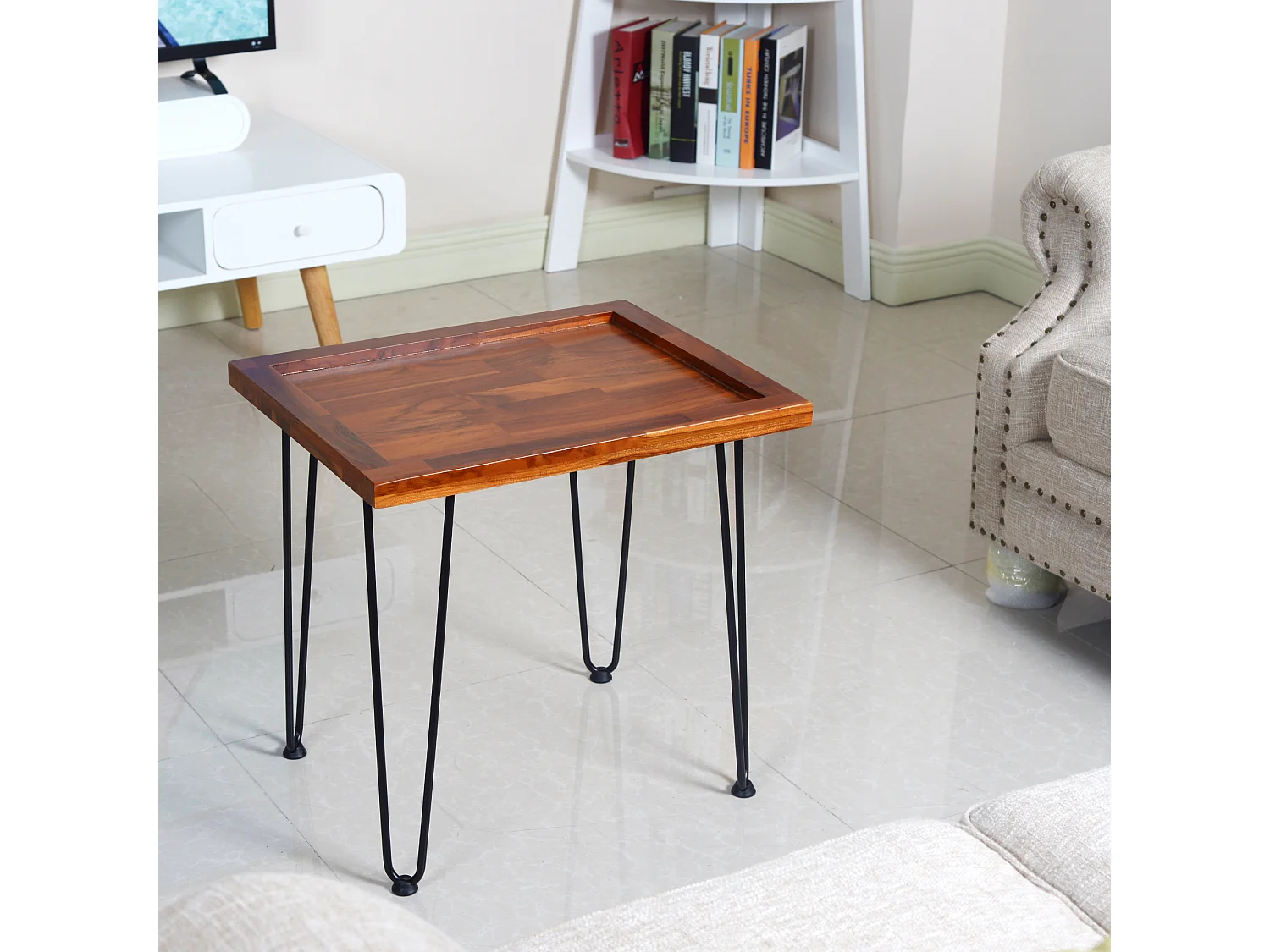 Table basse grande en acajou massif, motif feuille, pieds en fer laqué naturel (55.7x44.7x52.9 cm)