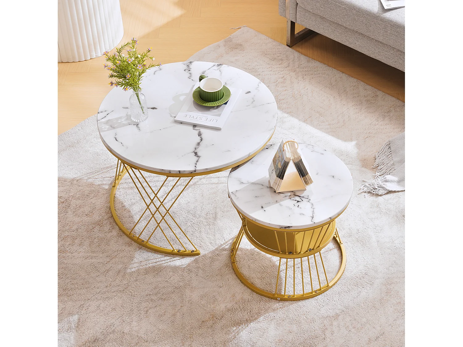 Table basse gigogne moderne laquée, MDF, blanc avec cadre doré (70x70x45+45x45x40cm)