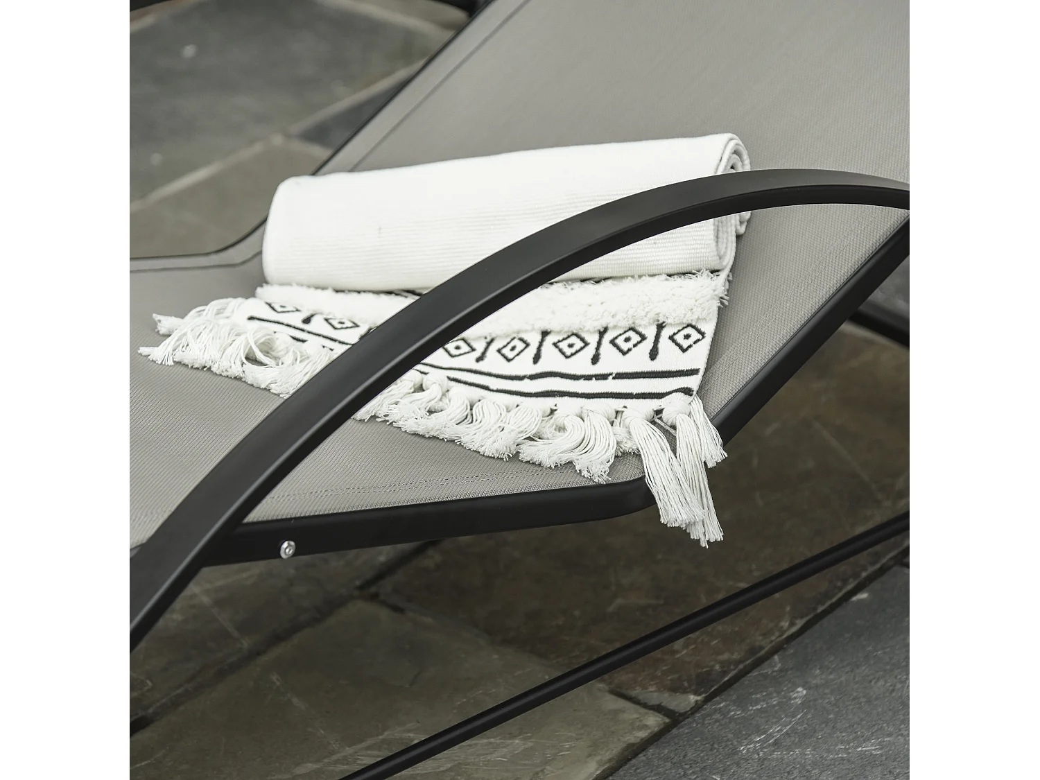 Set de transats avec table, 3 pièces, métal, gris et noir (59x169x66 cm)
