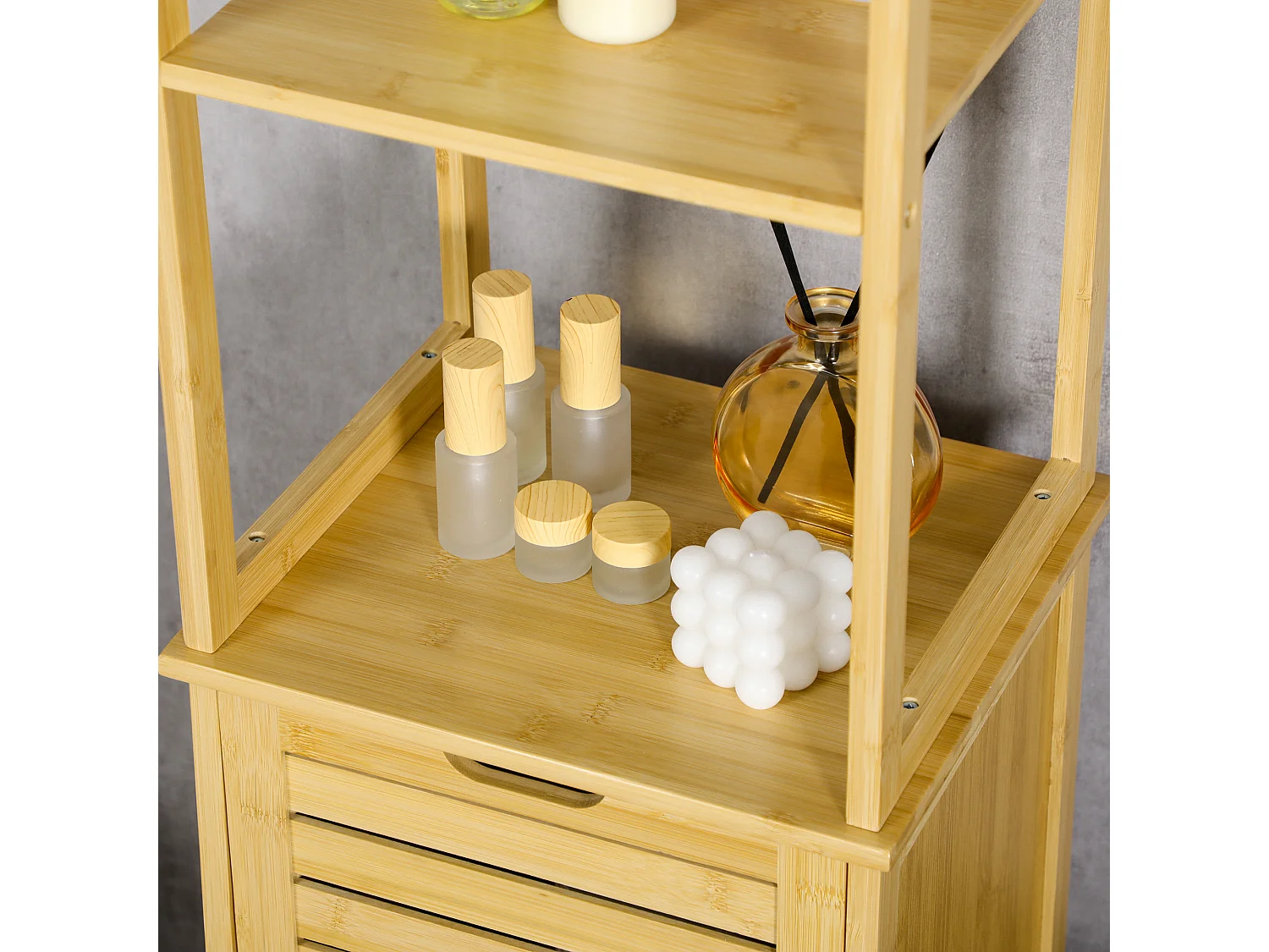 Mueble de baño de bambú, 3 estantes abiertos, 1 puerta con protección antivuelco, color natural (34 x 30 x 173 cm)