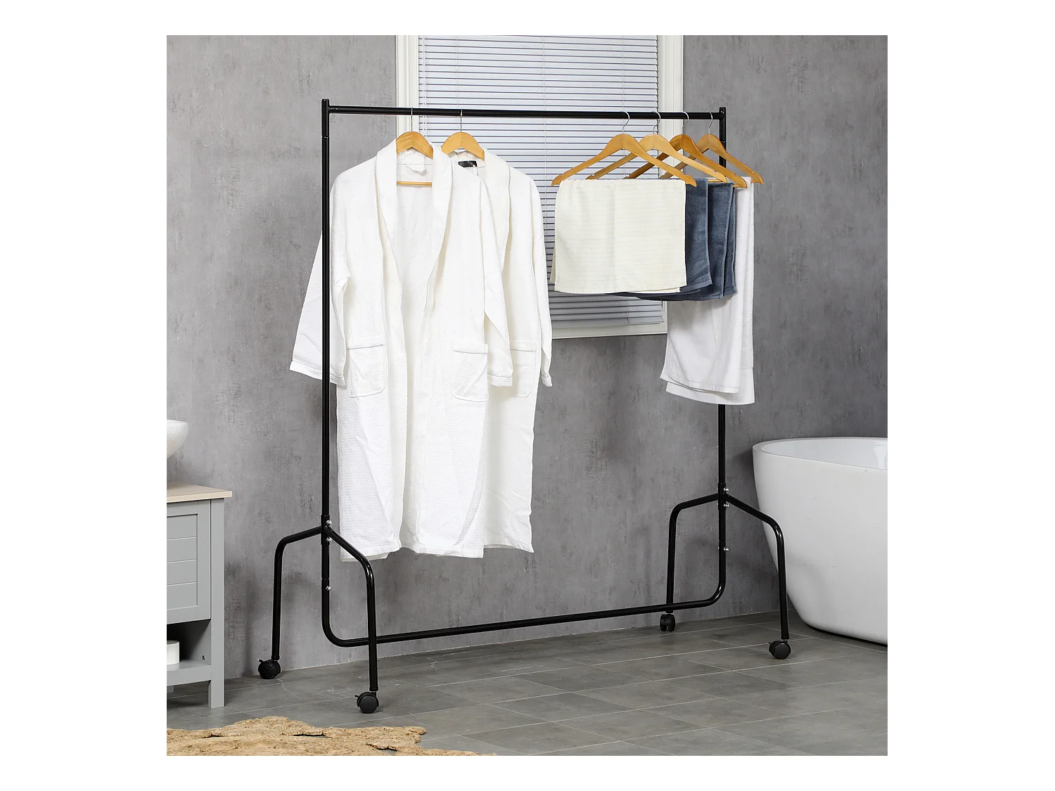 Porte-vêtements avec roulettes, structure métallique robuste, noire, facile à monter (150x60x170 cm)