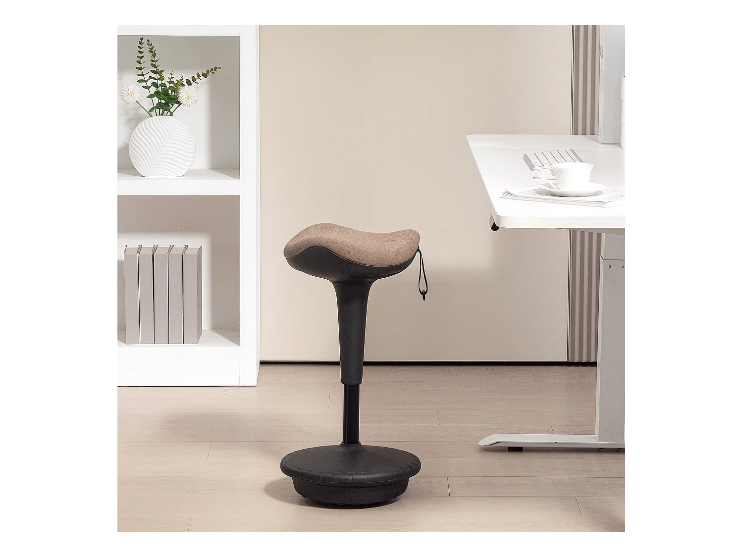 Tabouret de bureau ergonomique, hauteur réglable 68.5-83.5cm, tissu polyester, brun (34x34x68.5-83.5cm)