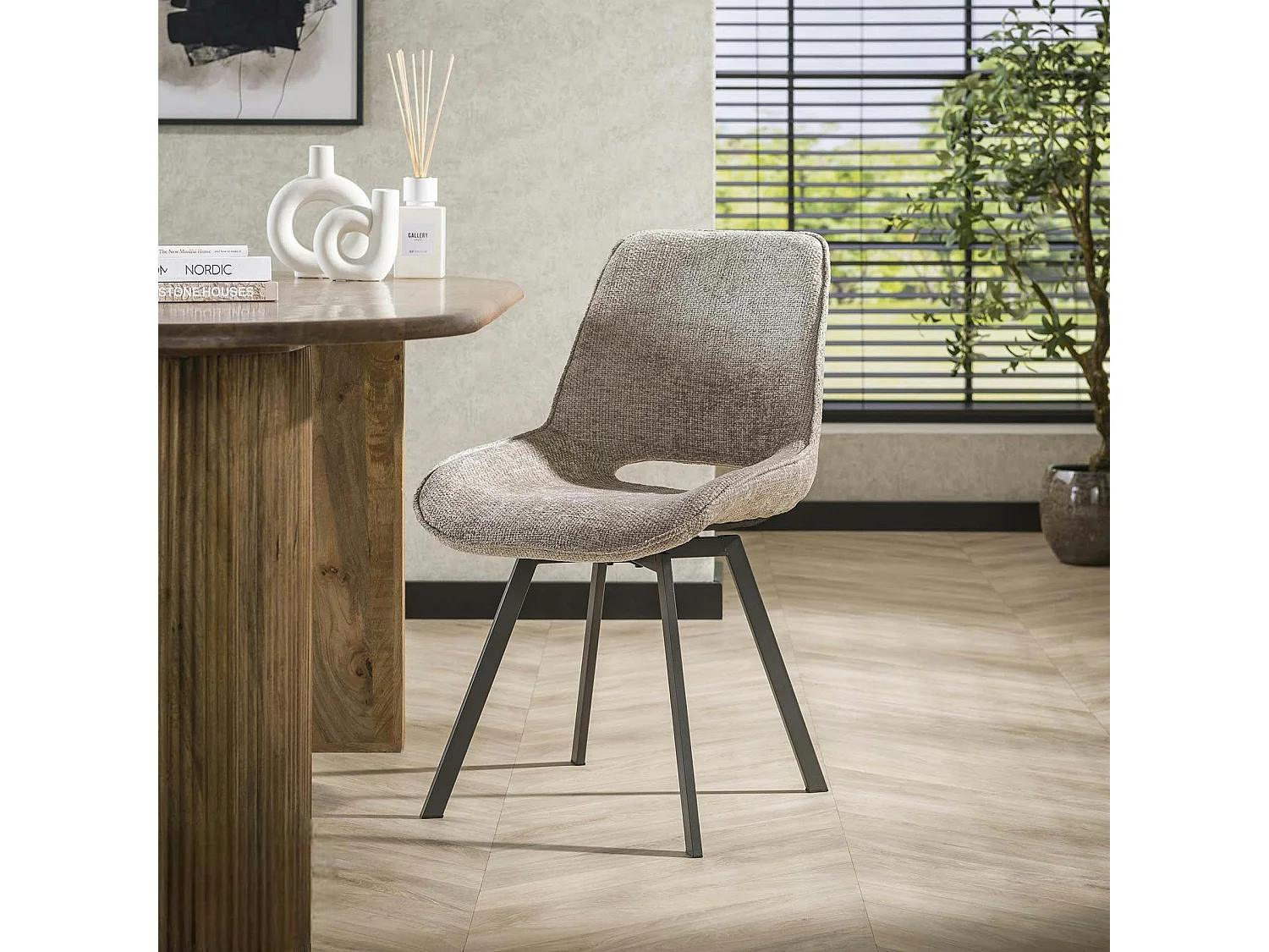 Chaise pivotante confort – beige, dos ajouré (lot de 2) ASCOLI