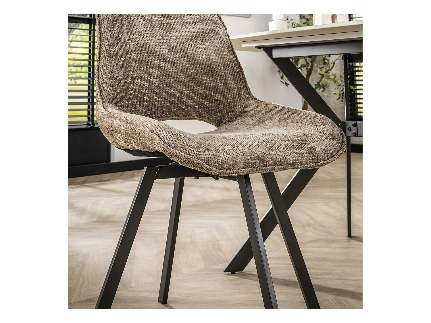 Chaise pivotante confort – grège, dos ajouré (lot de 2) ASCOLI