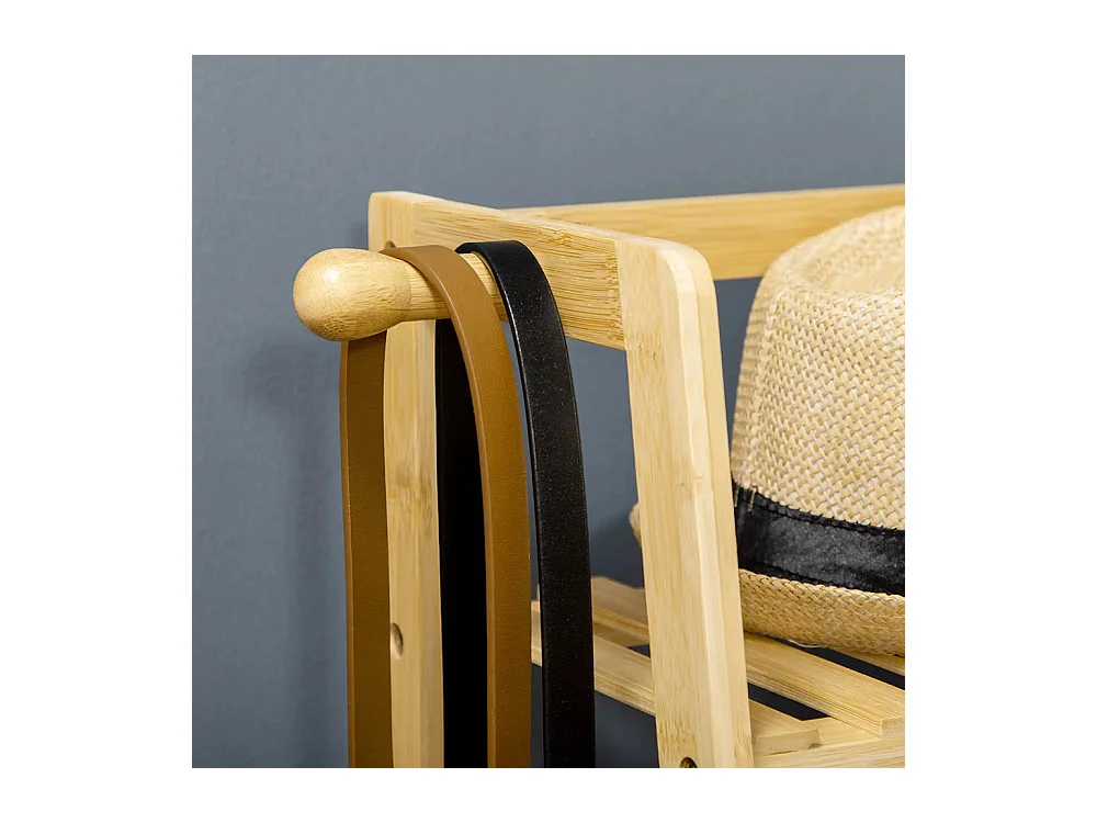 Cintre en bambou, équipé de 2 crochets, 1 barre à vêtements, 2 étagères, 114 x 40 x 139 cm.