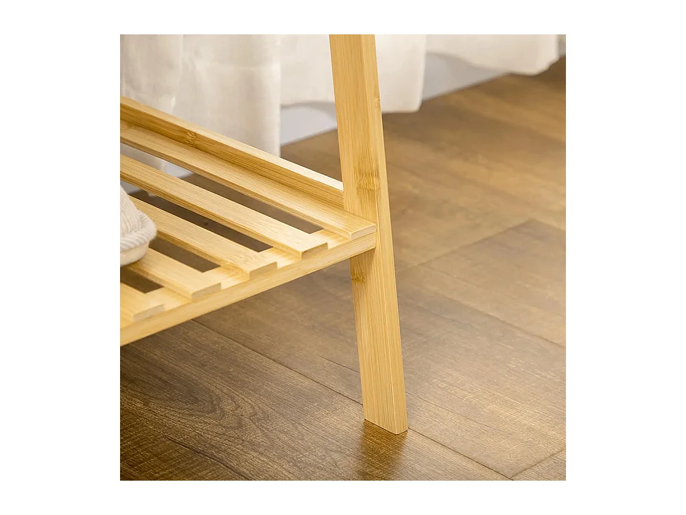 Cintre en bambou, équipé de 2 crochets, 1 barre à vêtements, 2 étagères, 114 x 40 x 139 cm.