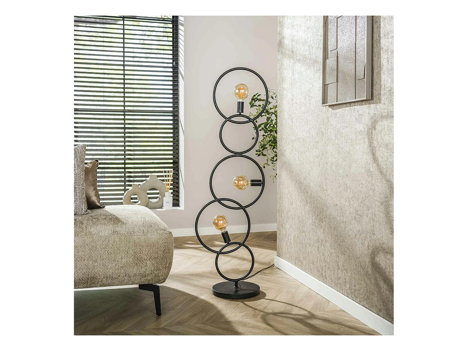 Lampadaire de salon noir – 5 anneaux design TRIBECA