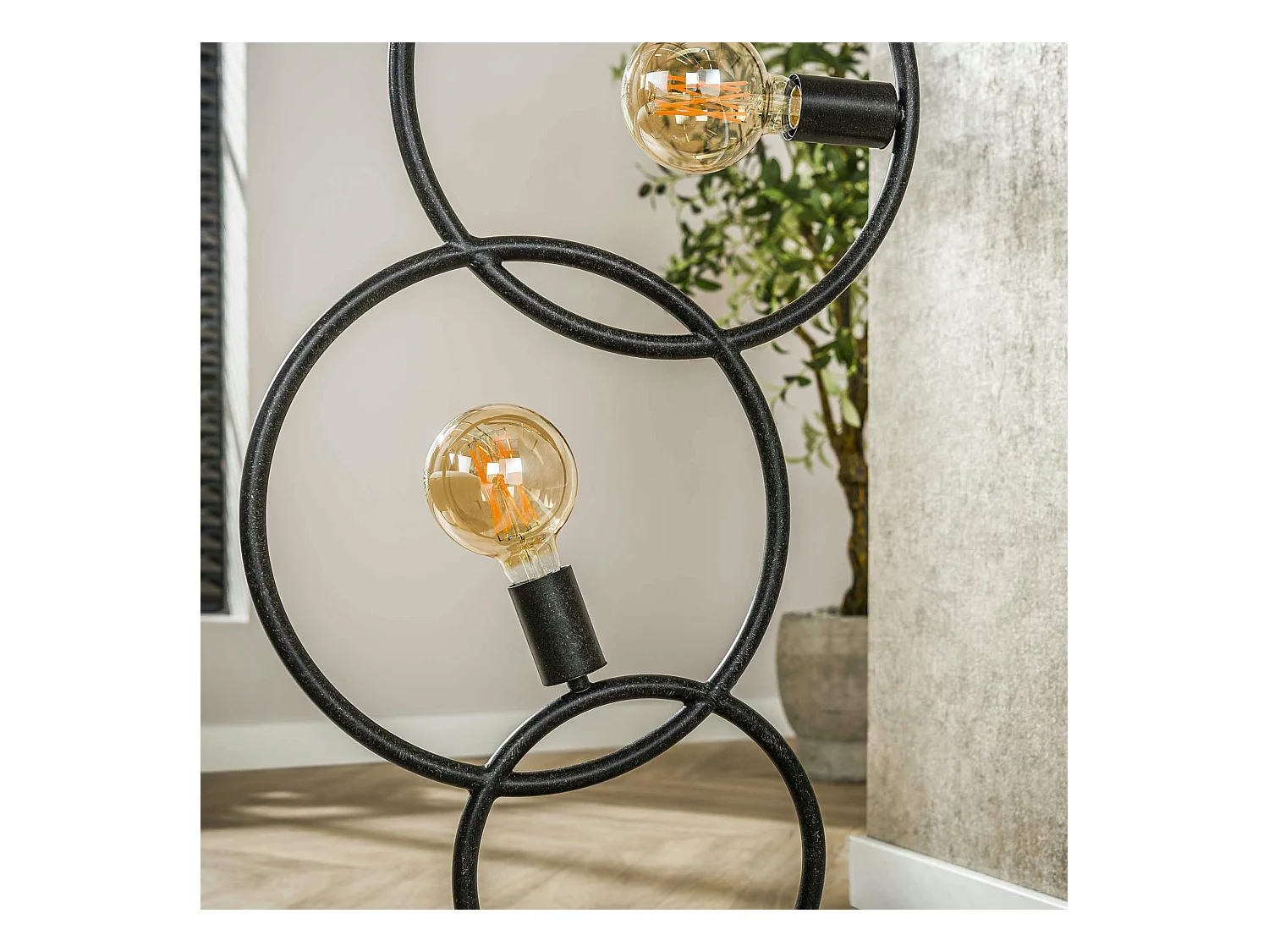 Lampadaire de salon noir – 5 anneaux design TRIBECA