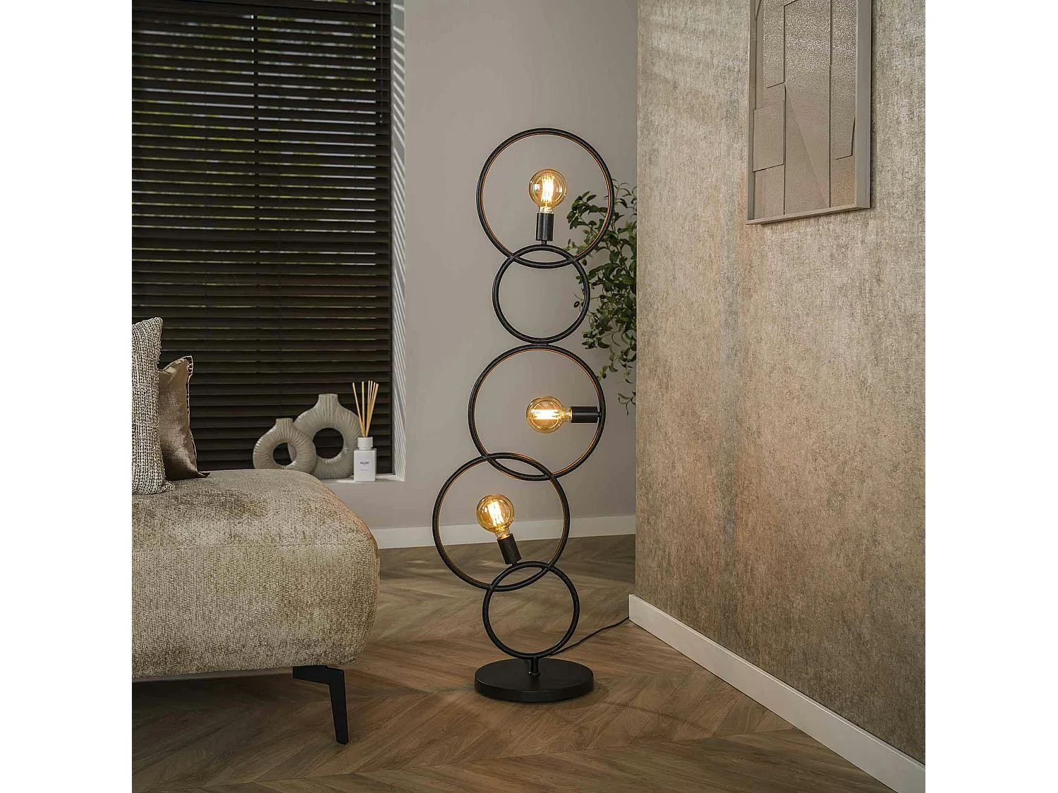 Lampadaire de salon noir – 5 anneaux design TRIBECA