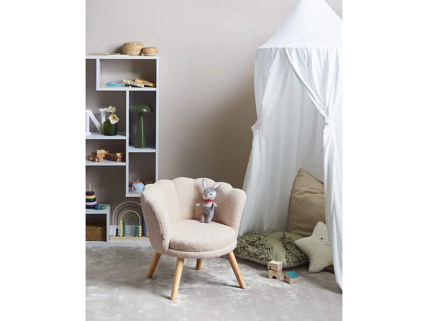 Fauteuil pour enfants en bouclé beige clair HALBY