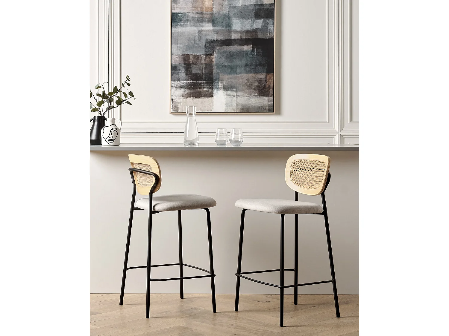 2er Set Moderne Barstühle Wiener Geflecht Rattan Rückenlehne Hocker Polyester Sitz ohne Armlehne Schwarze Beine Hellbeige Mayetta