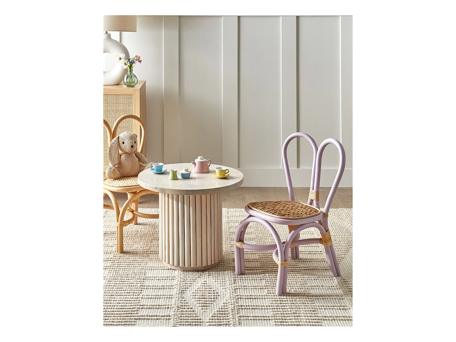 Krzesło rattanowe dla dzieci fioletowe DESIMI