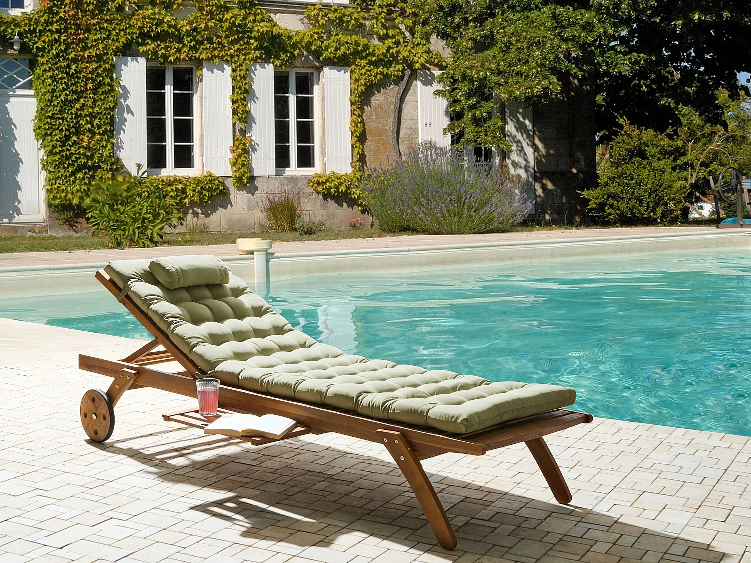 Sonnenliege mit Kissen CESANA PREMIUM Akazienholz Hellgrün