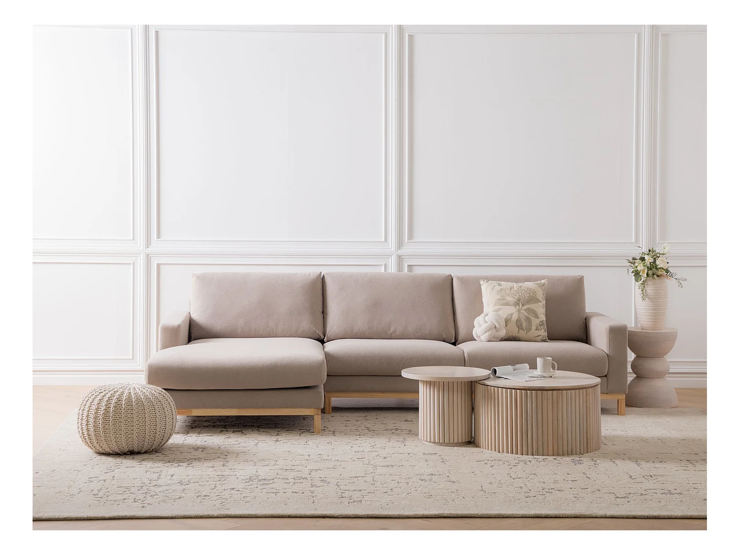 4-Sitzer Ecksofa Stoffbezug Beige Taupe rechts mit Sitzkissen Holzbeinen Siggard
