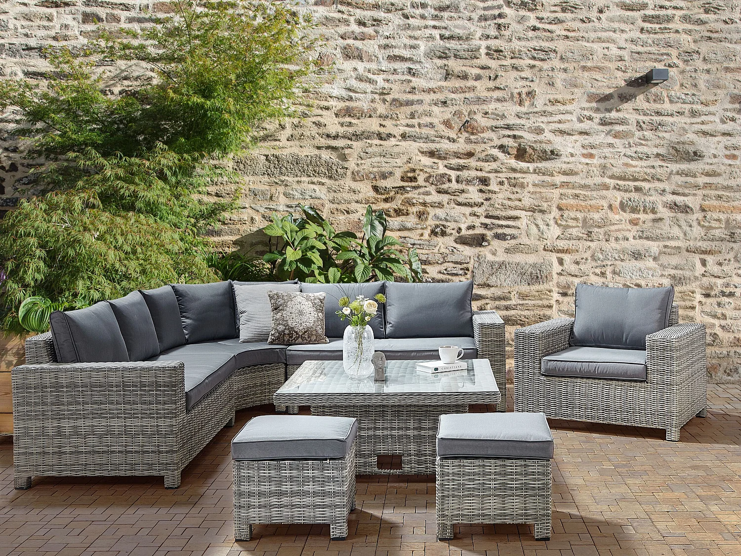 9-Sitzer Lounge Set Rattan grau Ecksofa 2 Ottomanen Auflagen Tisch Sessel Teglio